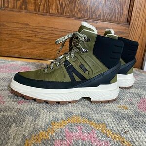 Kizik Slip-On Sierra Boot - Women's - Olive Green